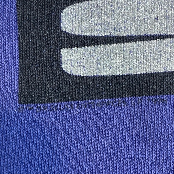 Dr.Seuss VINTAGE 1994 Licensed Cat in The Hat Sweatshirt Purple Graphic Medium - Picture 8 of 9